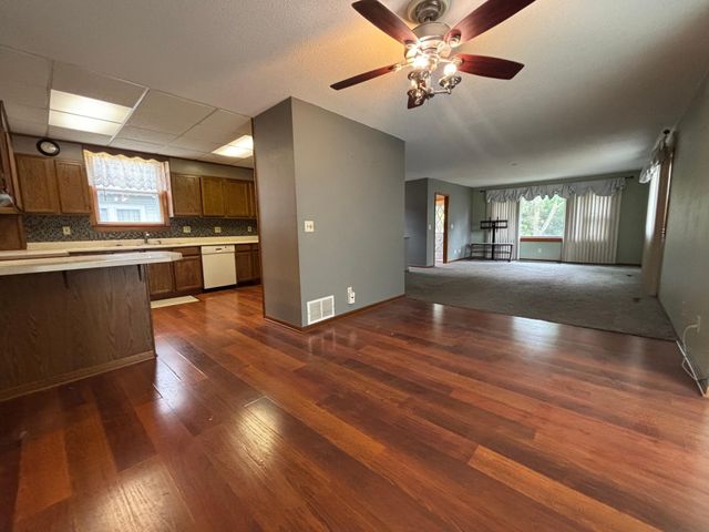 219 S 9th Street, Montevideo, MN 56265