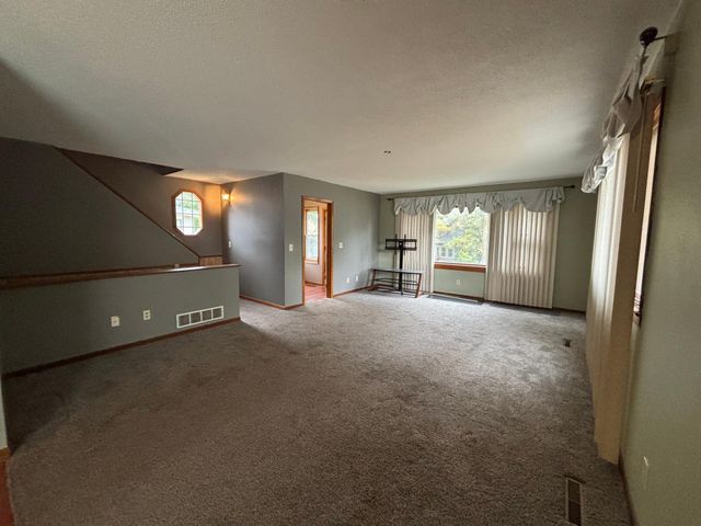 219 S 9th Street, Montevideo, MN 56265