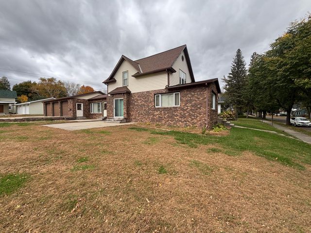 219 S 9th Street, Montevideo, MN 56265