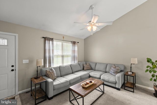 106 PLANTATION DR, Winchester, VA 22602
