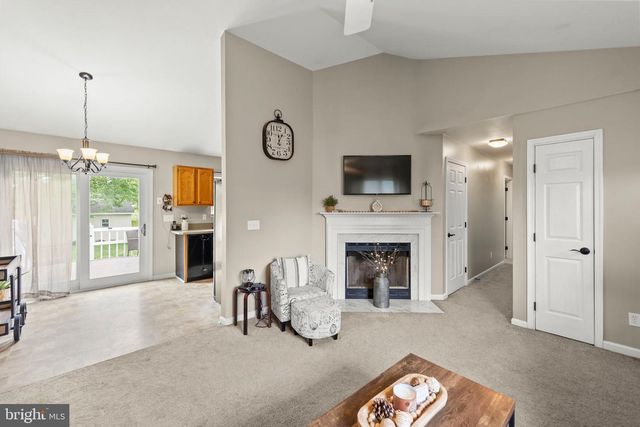 106 PLANTATION DR, Winchester, VA 22602