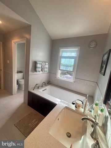 224 LOOKOUT PL, Wayne, PA 19087