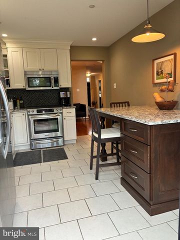 224 LOOKOUT PL, Wayne, PA 19087