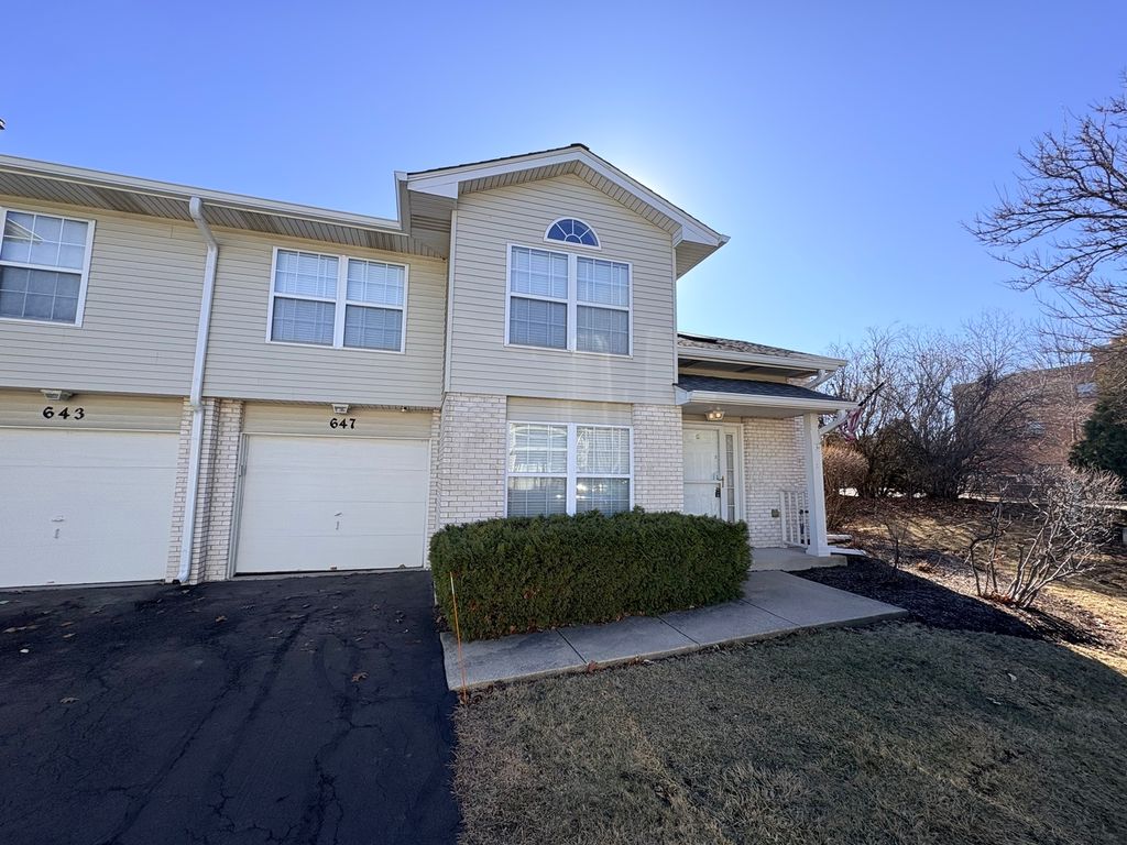 647 Beaver Court 647, Naperville, IL 60563
