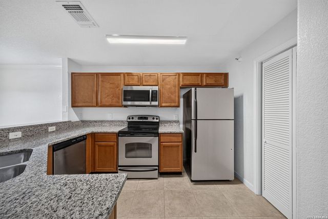 7323 Snowden Rd Apt 3206, San Antonio, TX 78240