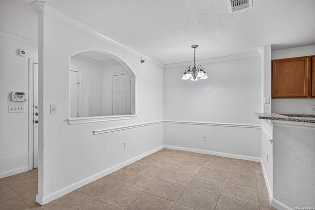 7323 Snowden Rd Apt 3206, San Antonio, TX 78240