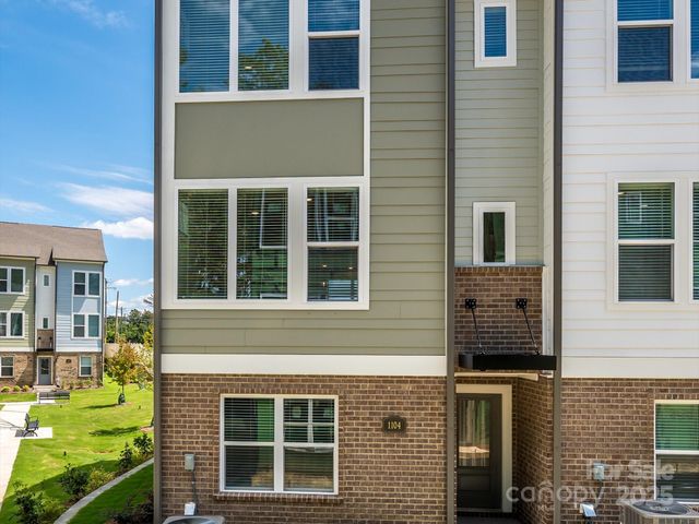 1104 Bismuth Lane, Charlotte, NC 28211