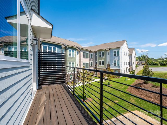 1104 Bismuth Lane, Charlotte, NC 28211