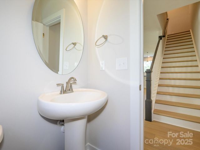 1104 Bismuth Lane, Charlotte, NC 28211