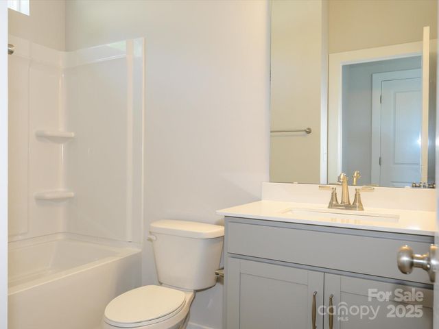 1104 Bismuth Lane, Charlotte, NC 28211