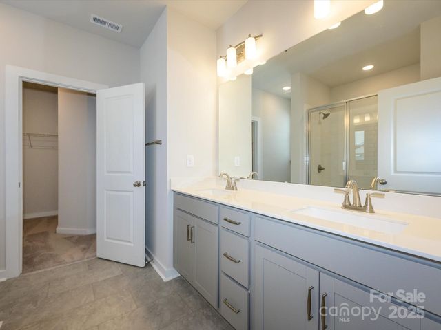 1104 Bismuth Lane, Charlotte, NC 28211