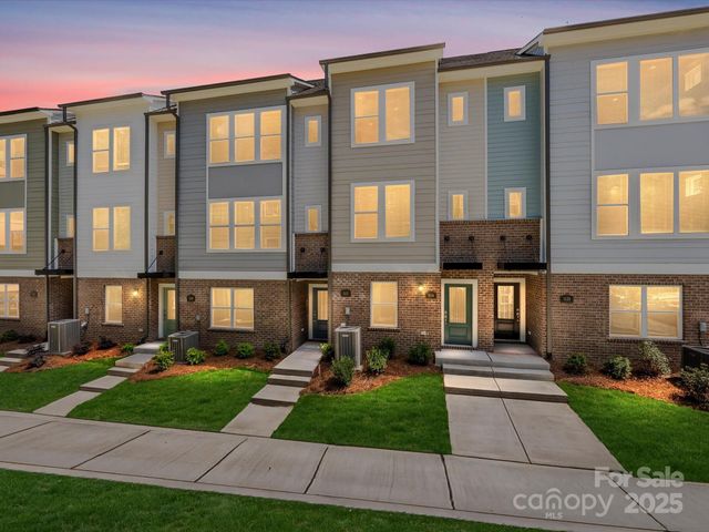 1104 Bismuth Lane, Charlotte, NC 28211