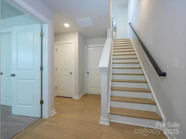 1104 Bismuth Lane, Charlotte, NC 28211