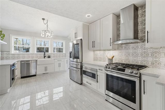 2040 Trotters Ridge Way, Roswell, GA 30075