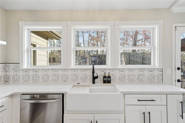 2040 Trotters Ridge Way, Roswell, GA 30075