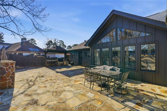 2040 Trotters Ridge Way, Roswell, GA 30075