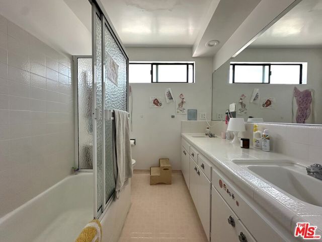 6414 Senford Avenue, Los Angeles, CA 90056