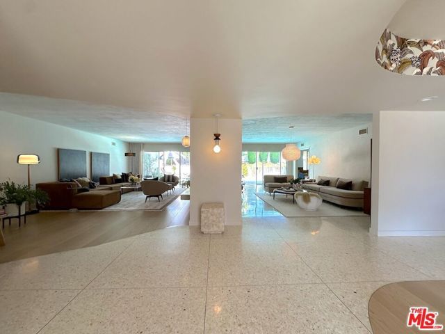 6414 Senford Avenue, Los Angeles, CA 90056