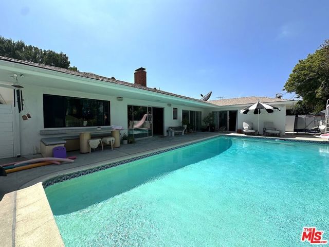 6414 Senford Avenue, Los Angeles, CA 90056