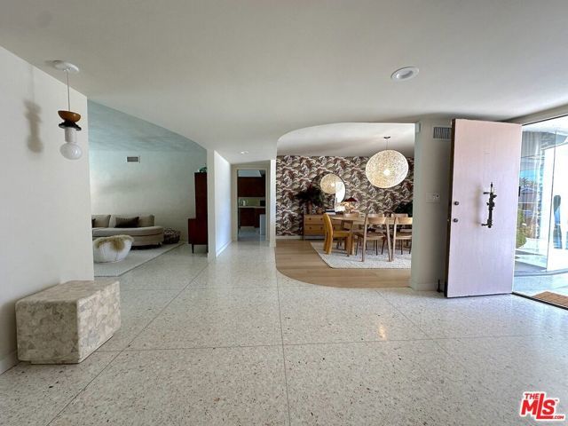 6414 Senford Avenue, Los Angeles, CA 90056