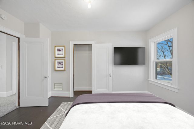 3242 Meadowbrook Court, Toledo, OH 43606