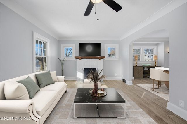 3242 Meadowbrook Court, Toledo, OH 43606