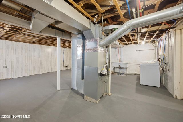 3242 Meadowbrook Court, Toledo, OH 43606