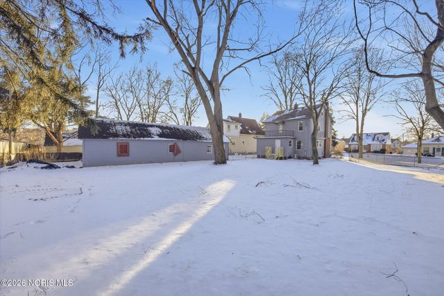 3242 Meadowbrook Court, Toledo, OH 43606