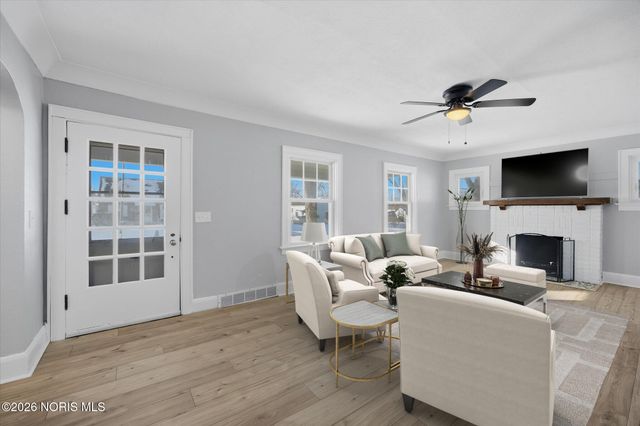 3242 Meadowbrook Court, Toledo, OH 43606