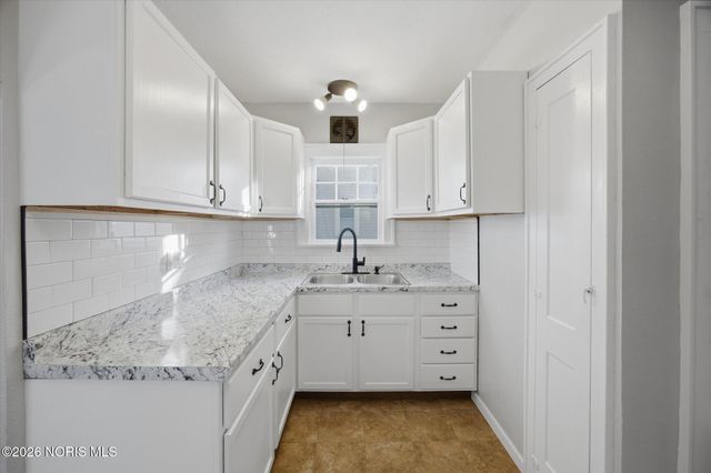 3242 Meadowbrook Court, Toledo, OH 43606