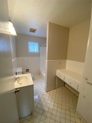 5610 Royal Palms Street 67, Houston, TX 77021