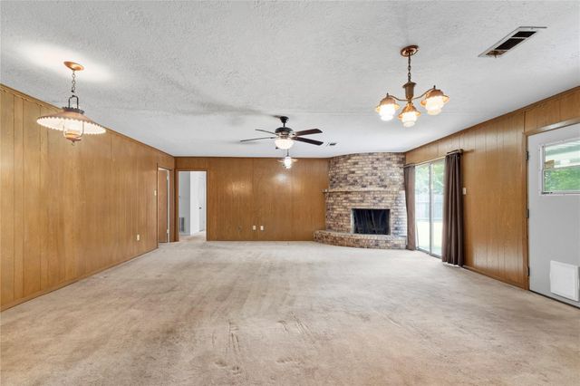 2117 S Houston Road, Pasadena, TX 77502