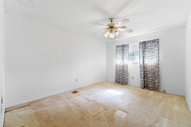 2117 S Houston Road, Pasadena, TX 77502