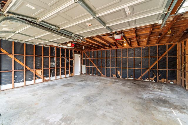 2117 S Houston Road, Pasadena, TX 77502