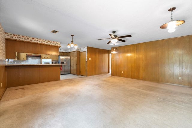 2117 S Houston Road, Pasadena, TX 77502