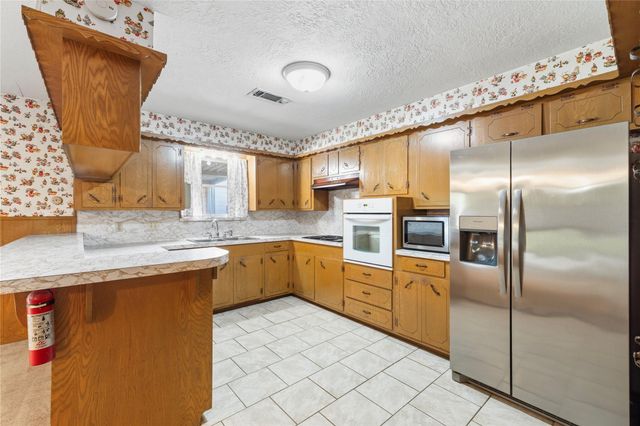 2117 S Houston Road, Pasadena, TX 77502