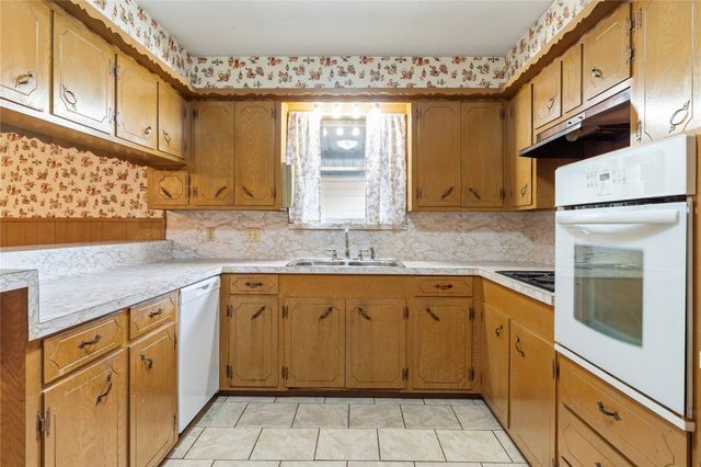 2117 S Houston Road, Pasadena, TX 77502