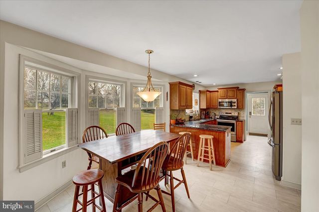 615 MEEKS LN, Port Matilda, PA 16870