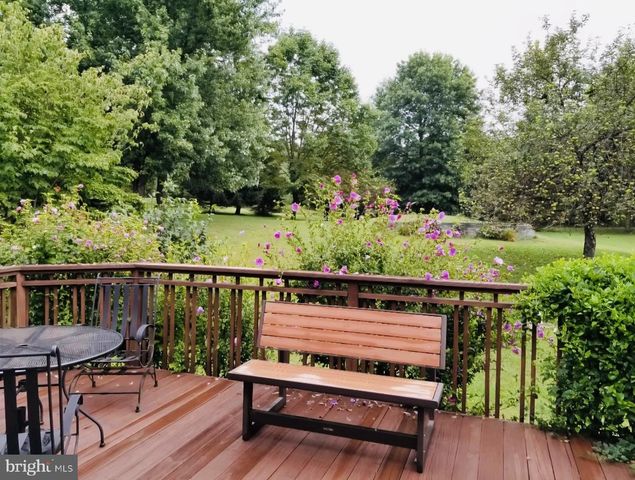 615 MEEKS LN, Port Matilda, PA 16870