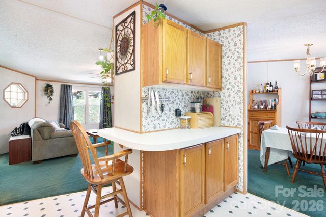 66 Green Oak Road, Asheville, NC 28804