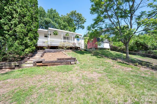 66 Green Oak Road, Asheville, NC 28804