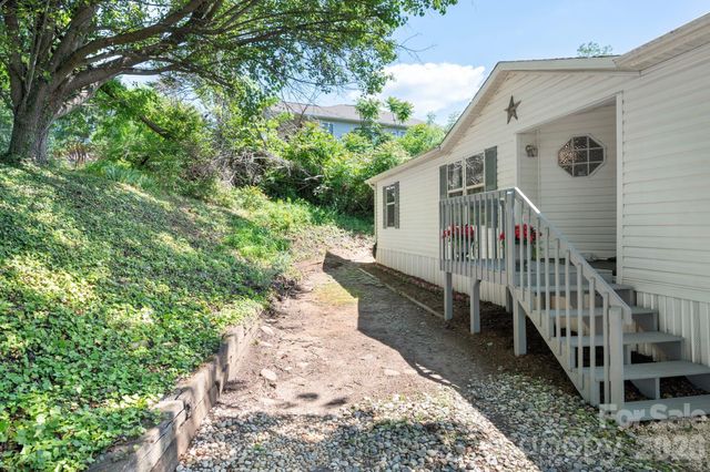 66 Green Oak Road, Asheville, NC 28804