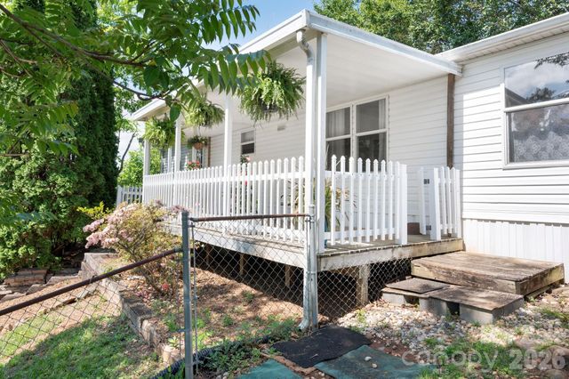66 Green Oak Road, Asheville, NC 28804