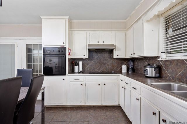 7944 Santa Barbara Dr, Baton Rouge, LA 70811
