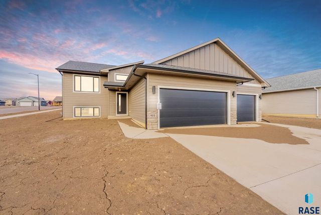 901 N Independent St Street, Lennox, SD 57039