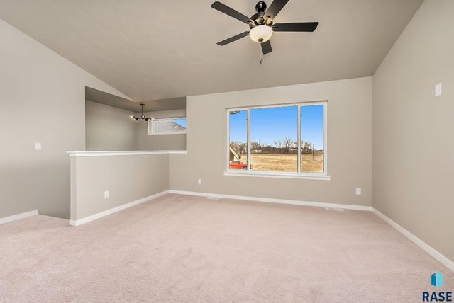 901 N Independent St Street, Lennox, SD 57039