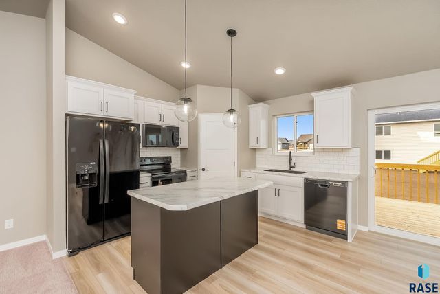 901 N Independent St Street, Lennox, SD 57039