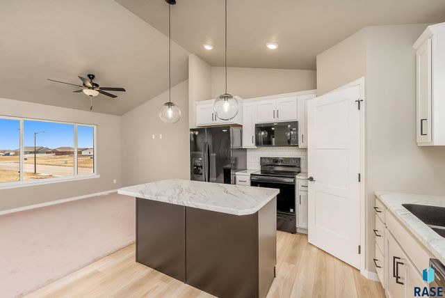 901 N Independent St Street, Lennox, SD 57039