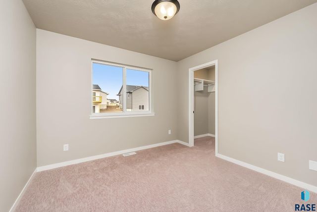 901 N Independent St Street, Lennox, SD 57039