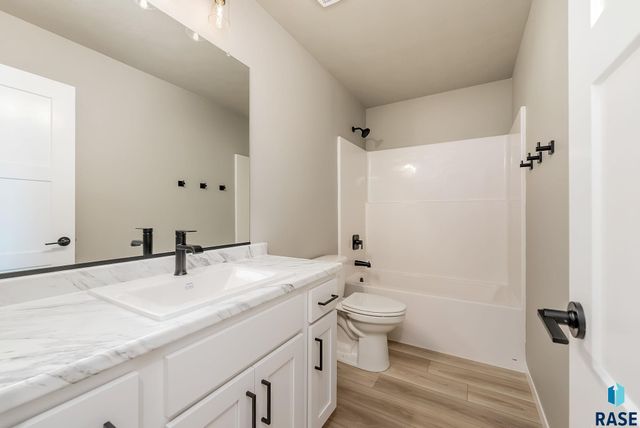 901 N Independent St Street, Lennox, SD 57039